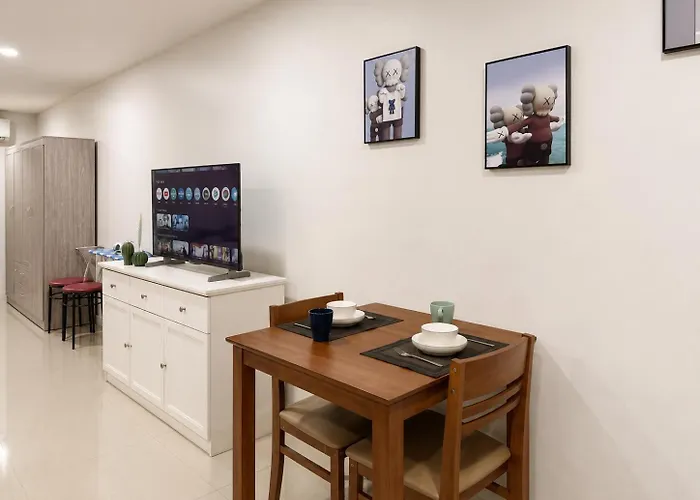 1br 50sqm Sleeps 4 Near Bts & Nightlife * Bangkok