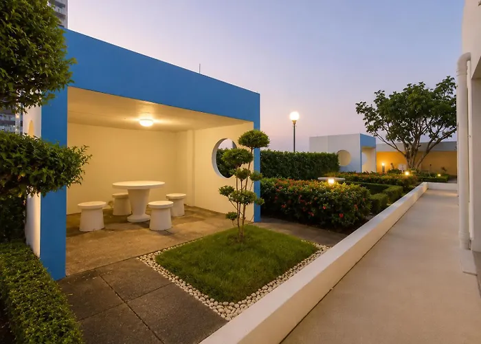 1br 50sqm Sleeps 4 Near Bts & Nightlife *
